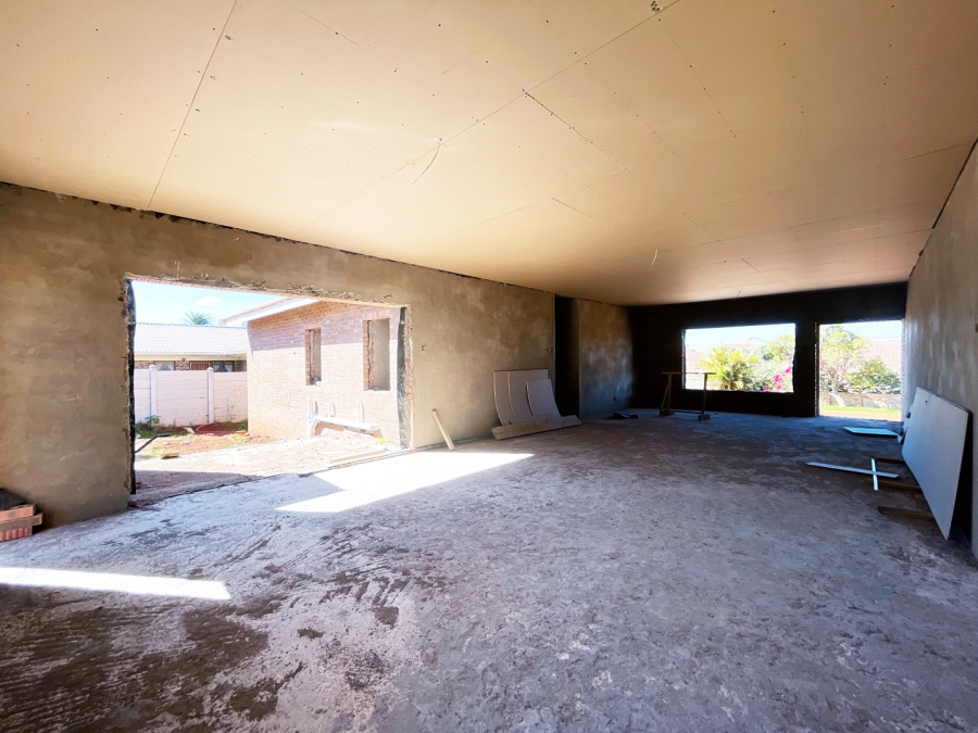 3 Bedroom Property for Sale in Wavecrest Eastern Cape